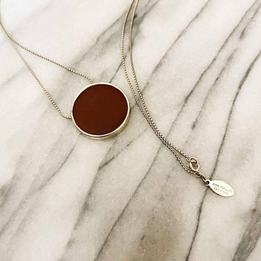 Ann Taylor Factory Pendant Necklace Brown Round Gold Toned Metal Chain - Picture 2 of 4